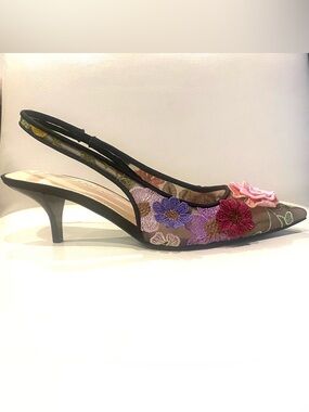 Betsey Johnson Black Floral Mesh Slingback Kitten Heals 7M NWT Embroidered